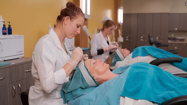 Esthetician CC